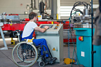 Андрей Осадчук: «В Югре стимулируют работодателей принимать на работу инвалидов»